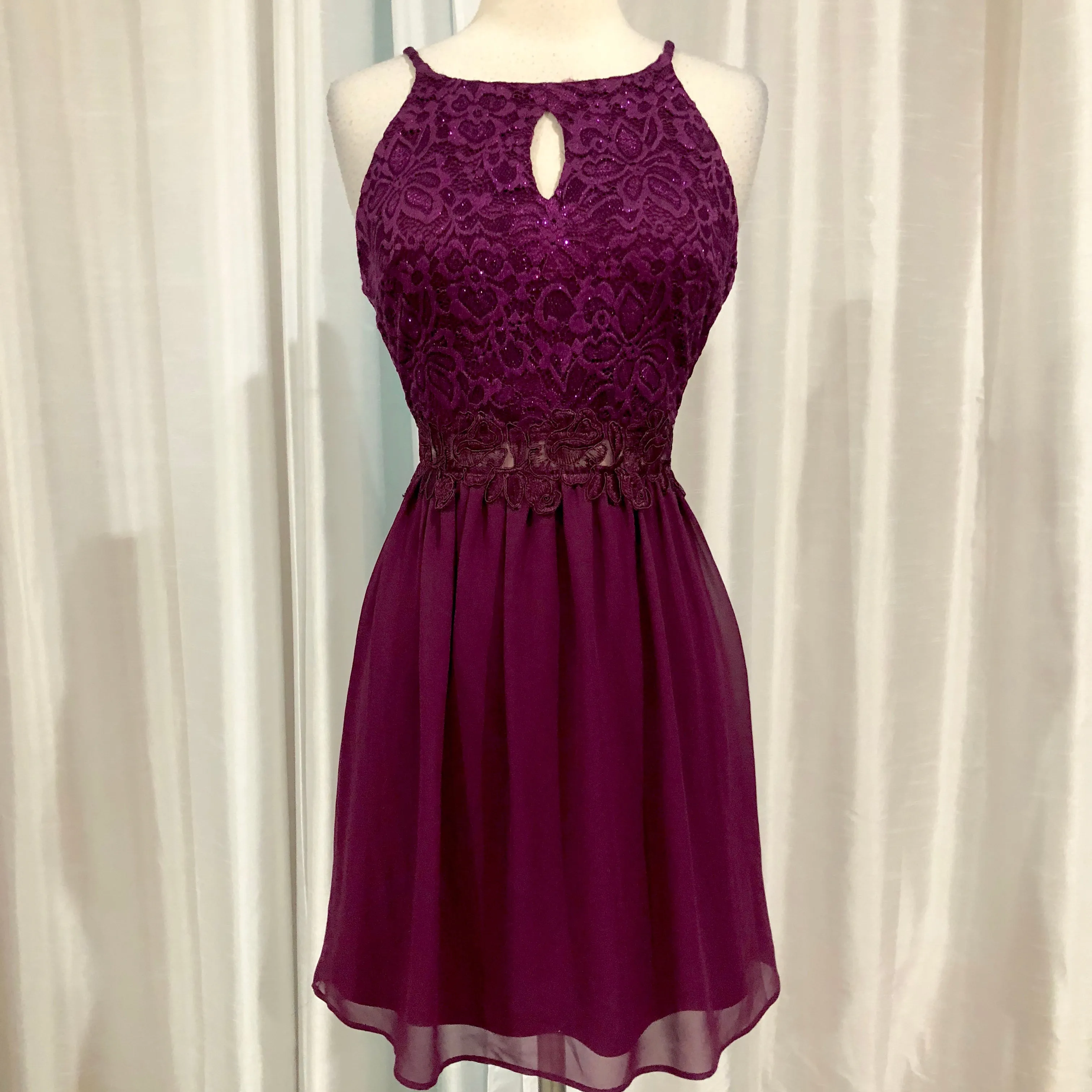 BOUTIQUE Short Plum Gown Size 7