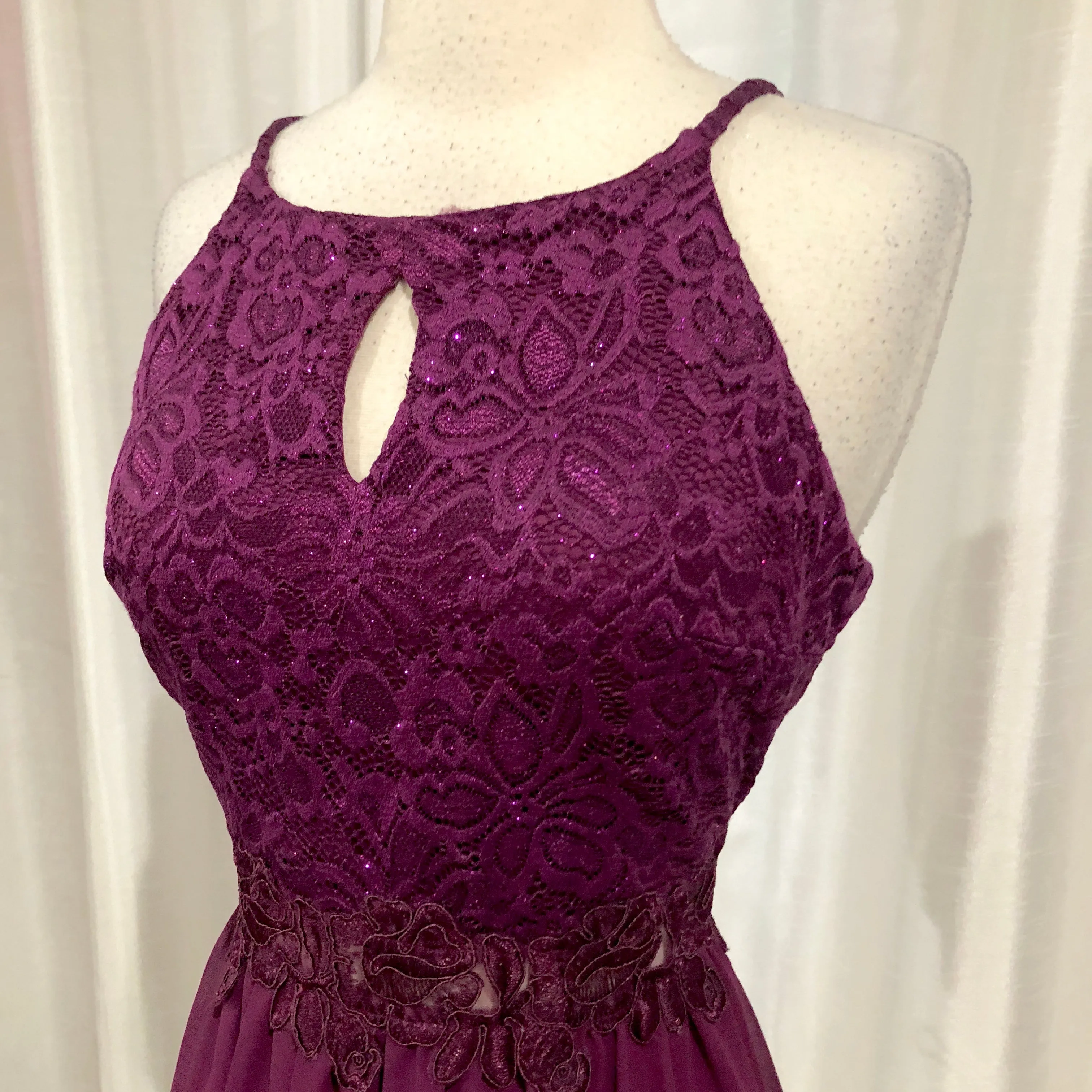 BOUTIQUE Short Plum Gown Size 7