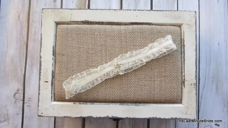 Bridal Garter Style: Smitten