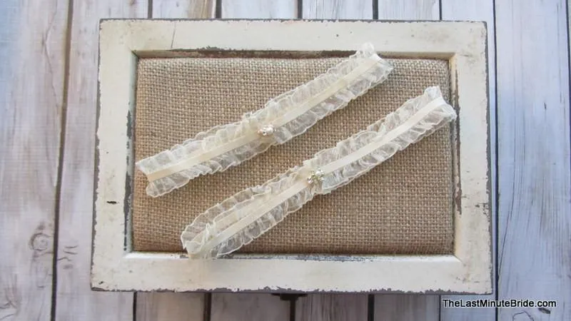 Bridal Garter Style: Smitten