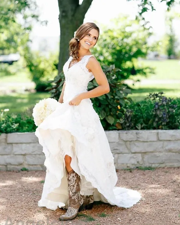 Country Beach Wedding Dresses 2019 V Neck Lace Appliques Long Garden Bridal Gowns Vestido De Novia