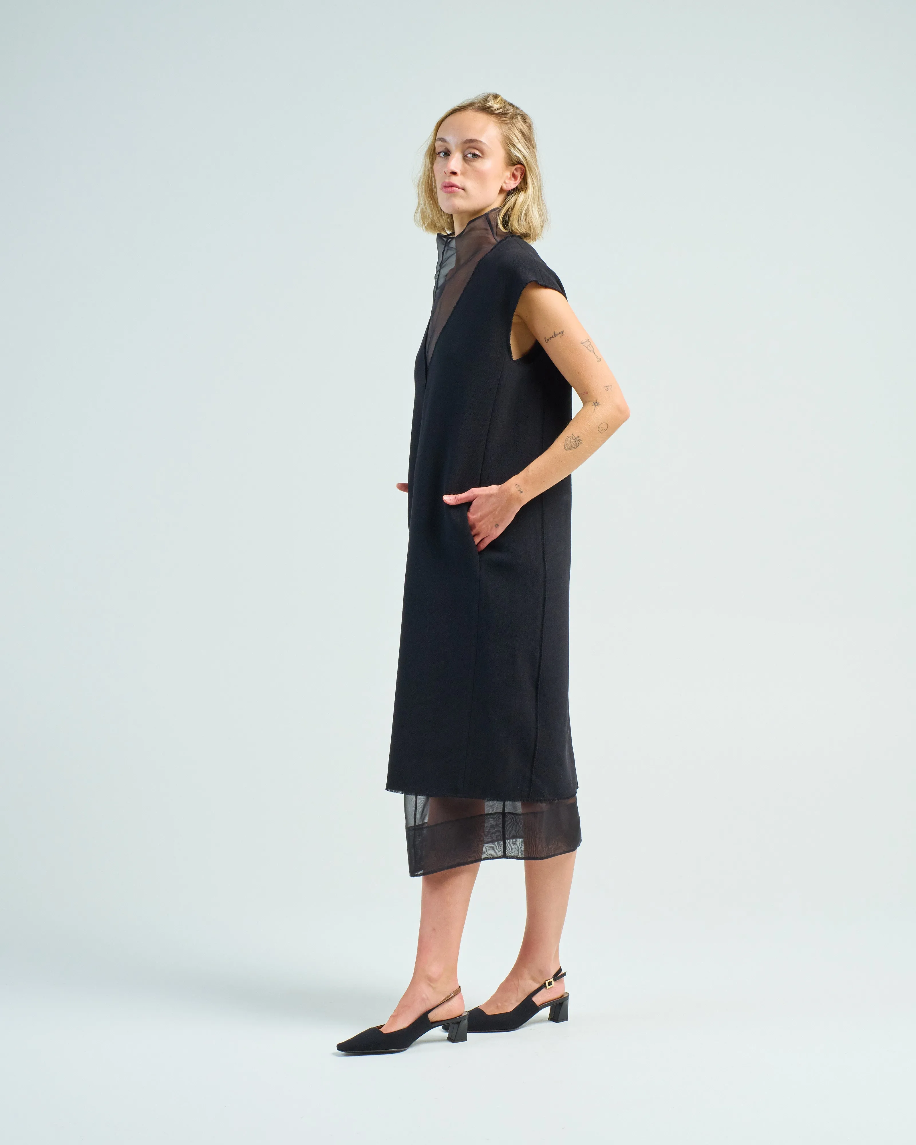 melee crepe v-neck dress with organza lining