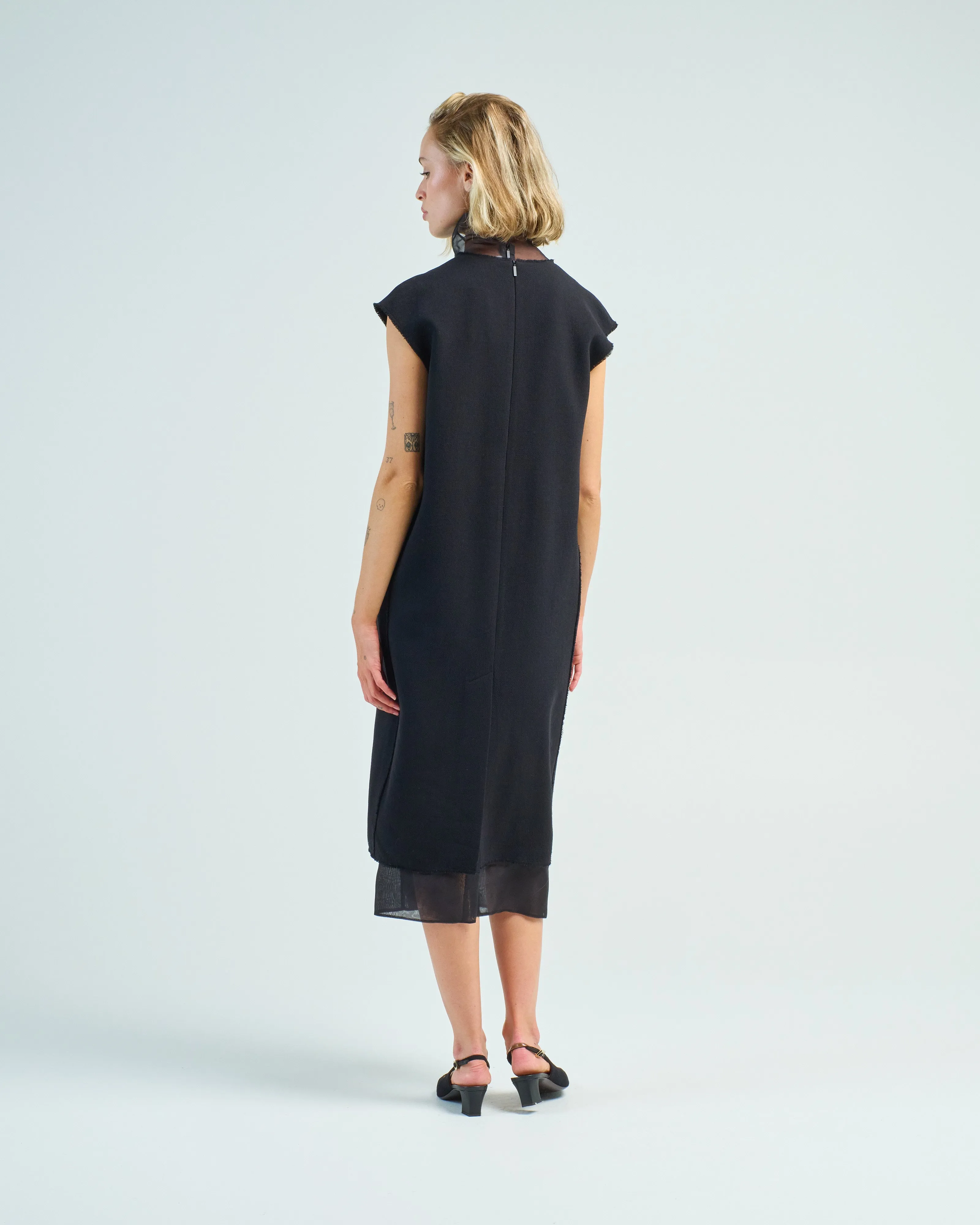 melee crepe v-neck dress with organza lining