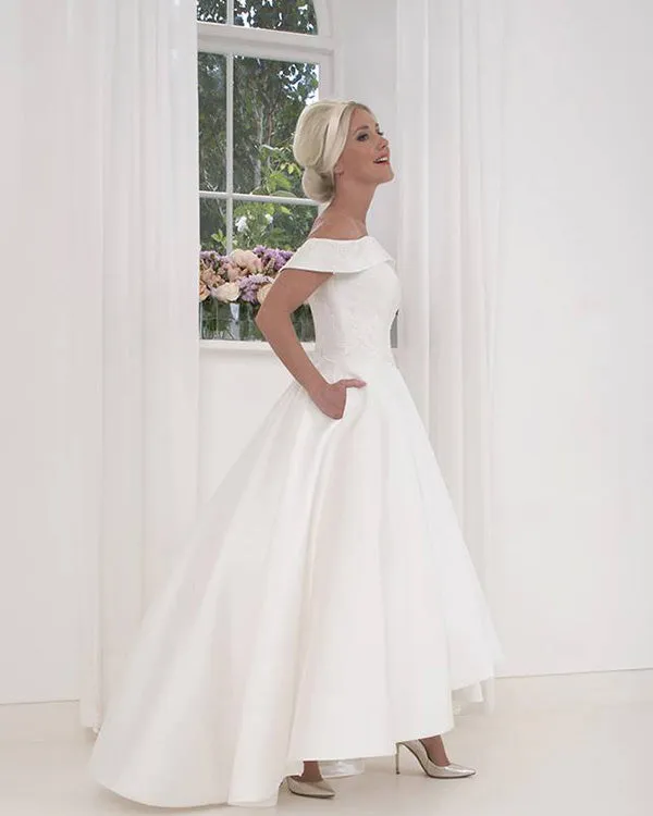 Off The Shoulder Vintage Satin Wedding Dress 2019 High-Low Ball Gown Dress for Brides Tea Length