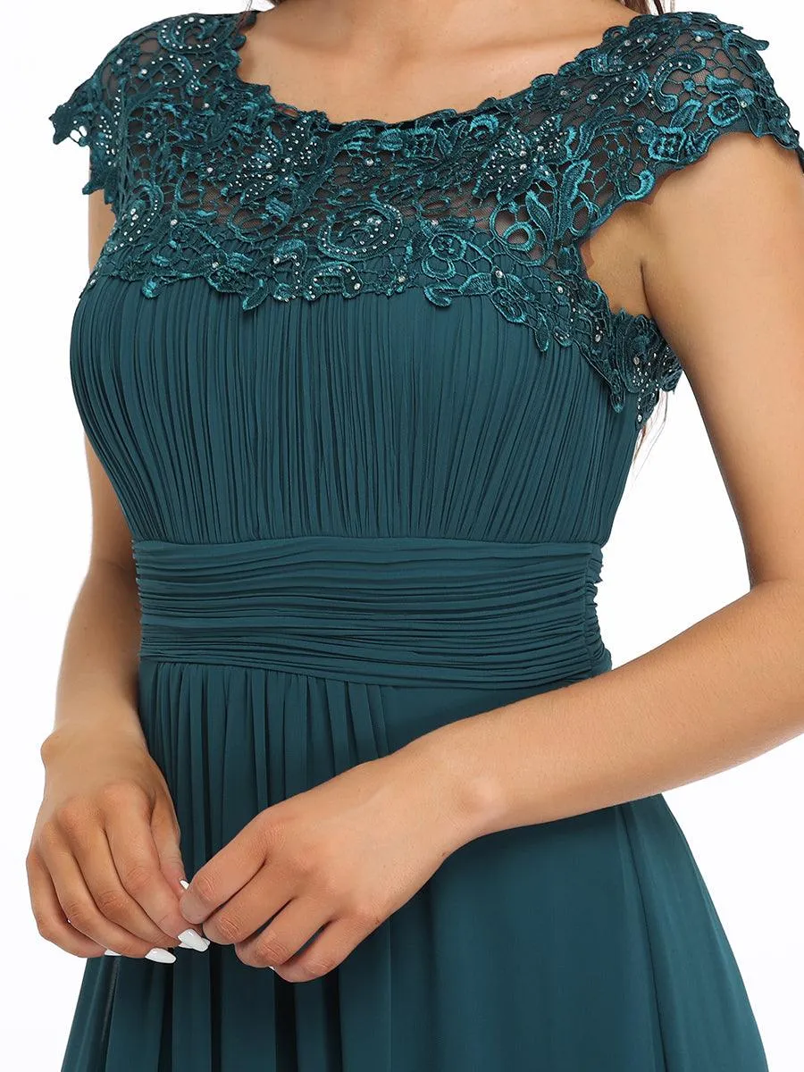 Robe demoiselle d'honneur en mousseline à manches courtes flatteuses