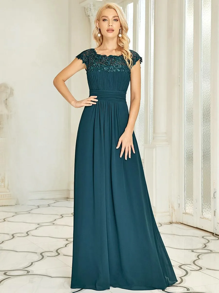 Robe demoiselle d'honneur en mousseline à manches courtes flatteuses