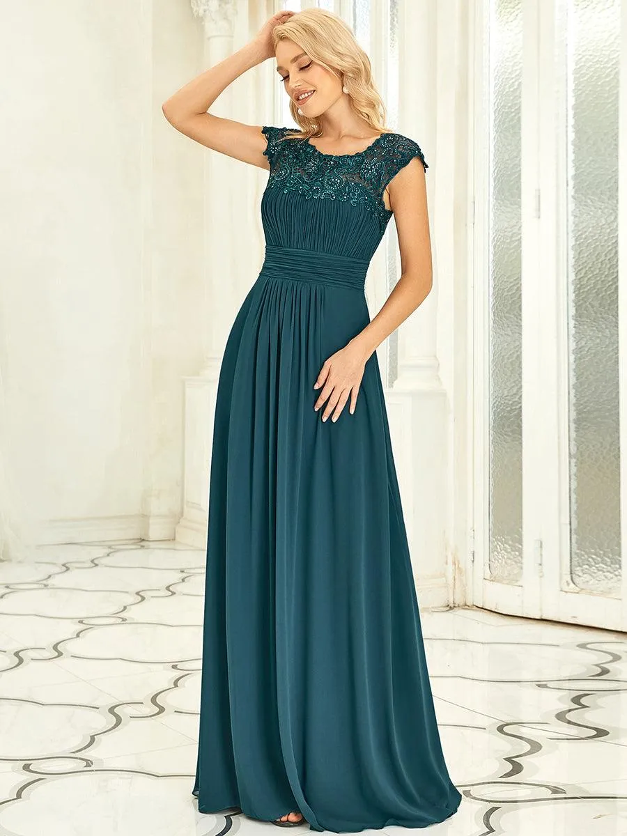 Robe demoiselle d'honneur en mousseline à manches courtes flatteuses