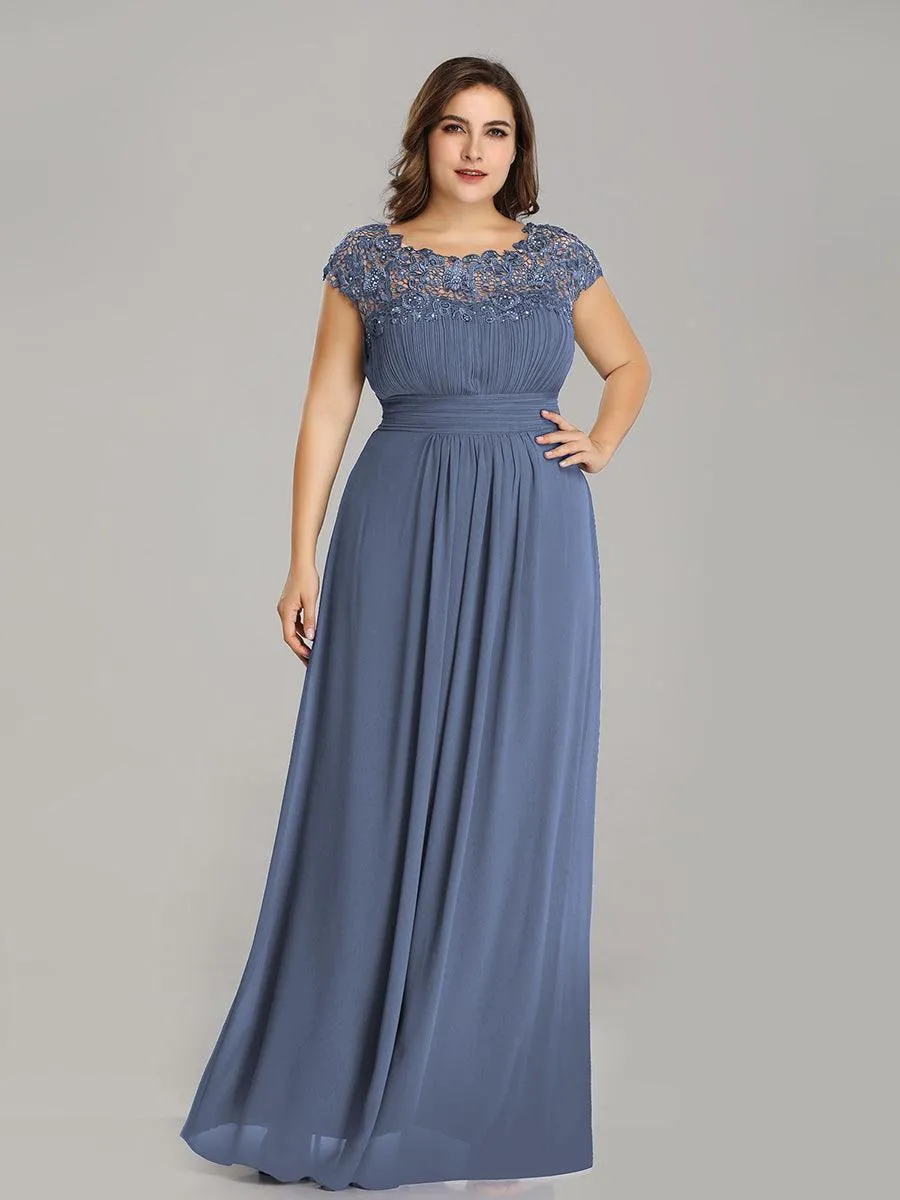 Robe demoiselle d'honneur en mousseline à manches courtes flatteuses