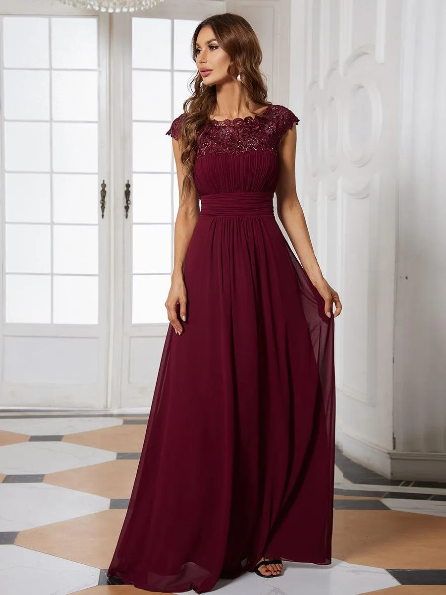 Robe demoiselle d'honneur en mousseline à manches courtes flatteuses