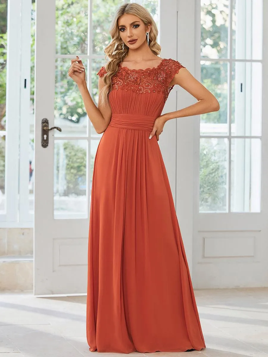 Robe demoiselle d'honneur en mousseline à manches courtes flatteuses