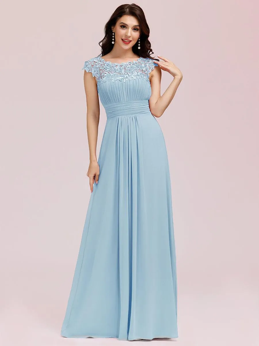 Robe demoiselle d'honneur en mousseline à manches courtes flatteuses