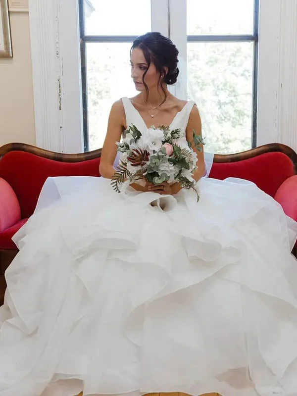 Roycebridal Organza V-neck Ball Gown Wedding Dress With Ruffles Beading Bridal Gown,MW459