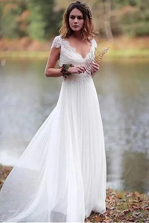 Scalloped-lace V-neckline Summer Wedding Dress with Chiffon Skirt
