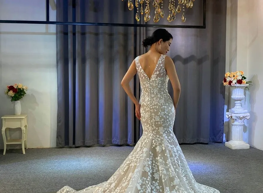 Sleeveless mermaid wedding dress