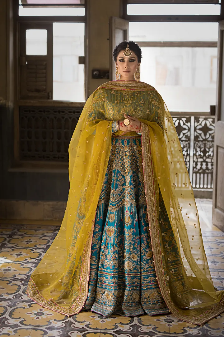 Traditional Pishwas and Dupatta Pakistani Bridal Dress