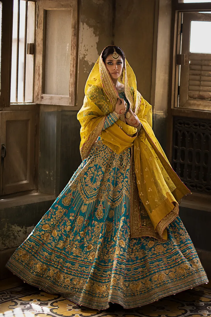 Traditional Pishwas and Dupatta Pakistani Bridal Dress