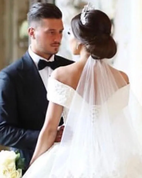 Vintage Lace Wedding Dresses Ball Gown Off The Shoulder V-Neck Princess Bridal Gowns